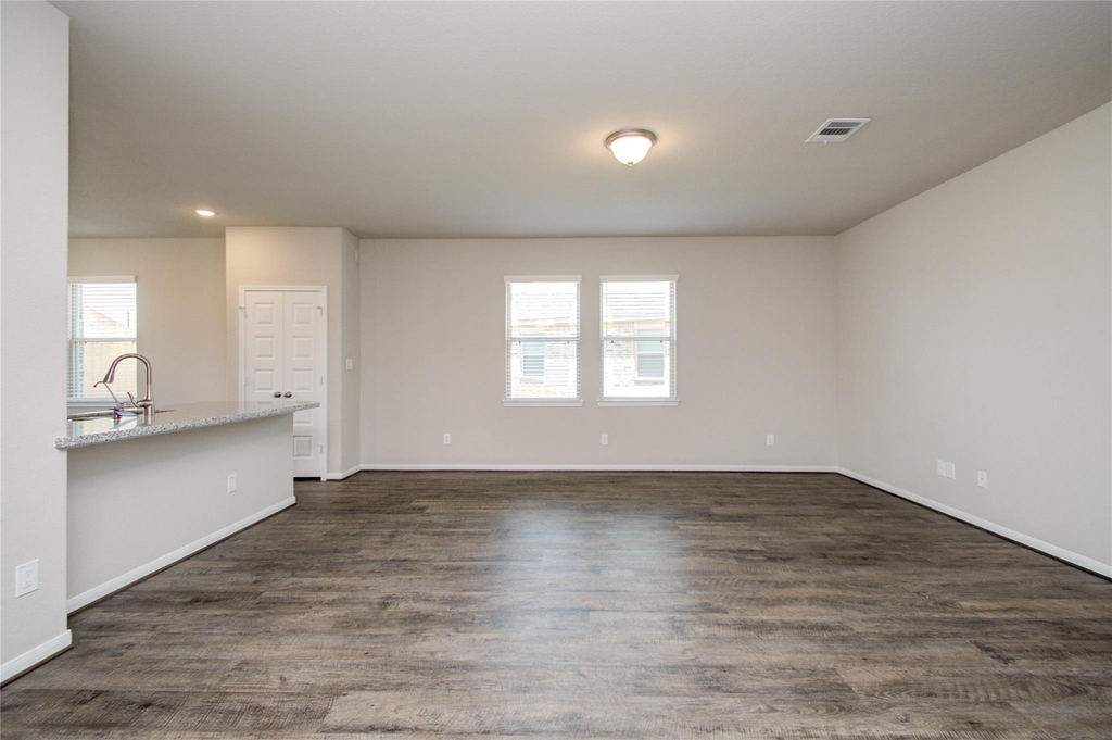 8403 Baywatch Circle - Photo 10