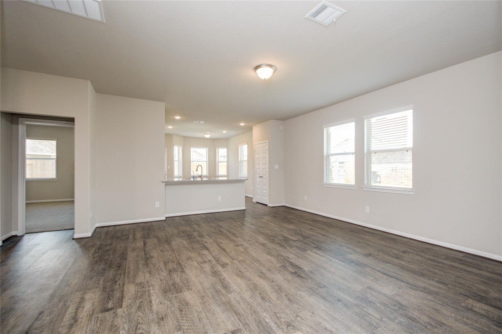 8403 Baywatch Circle - Photo 7