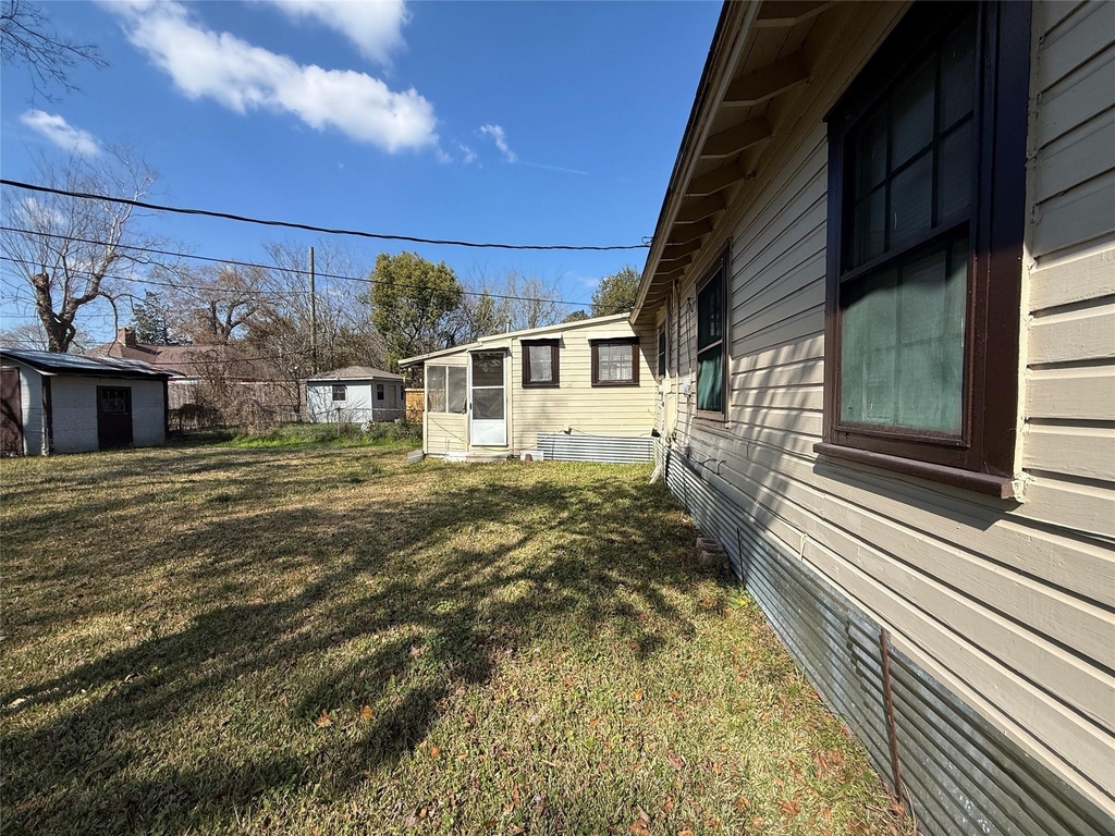 565 24th Street - Photo 8