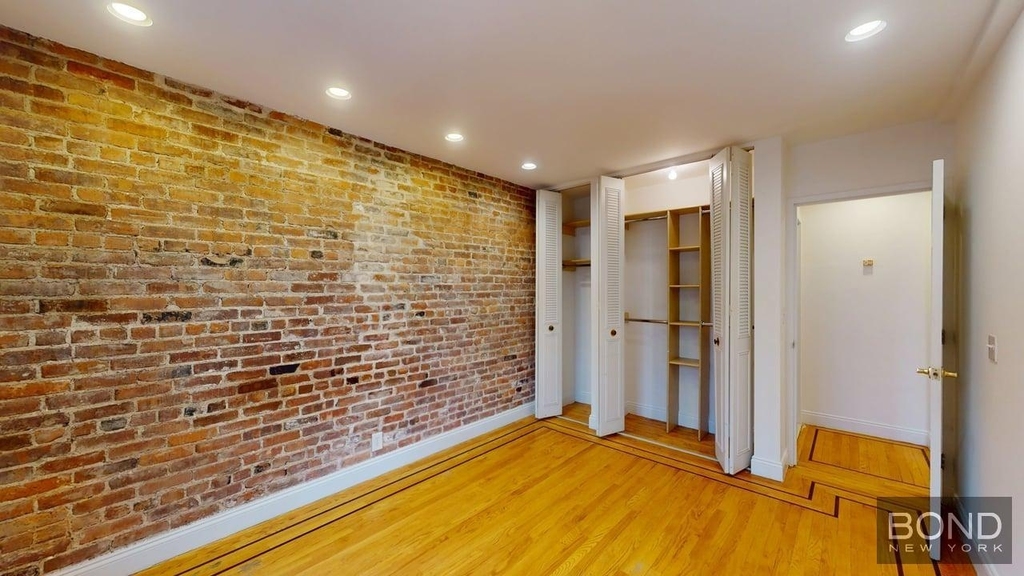 30 Charlton Street - Photo 12