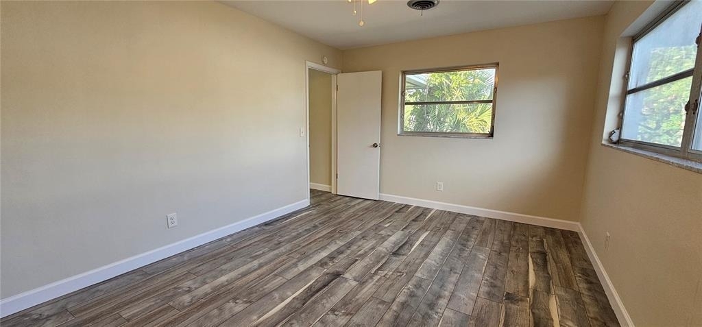 1329 Fairfield Drive - Photo 2