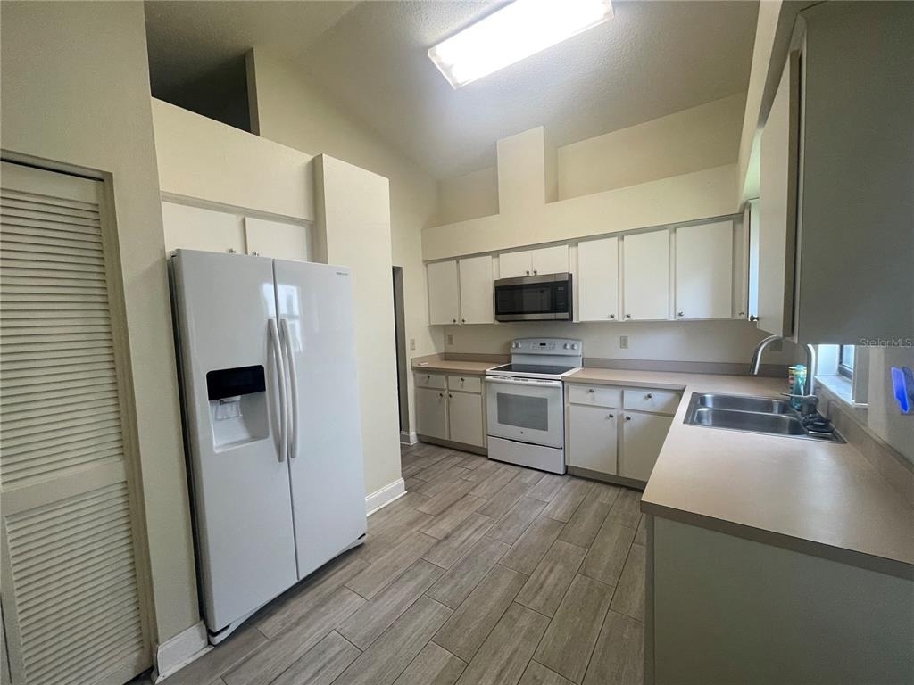 13104 Barth Place - Photo 3