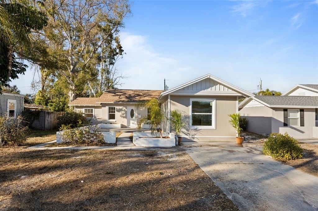 3821 6th Avenue N - Photo 0