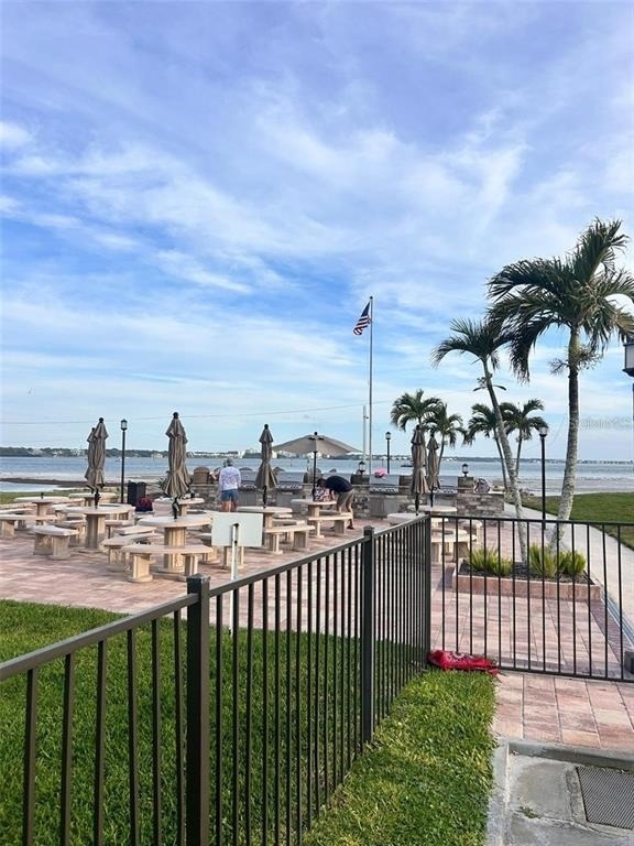 868 Bayway Boulevard - Photo 16