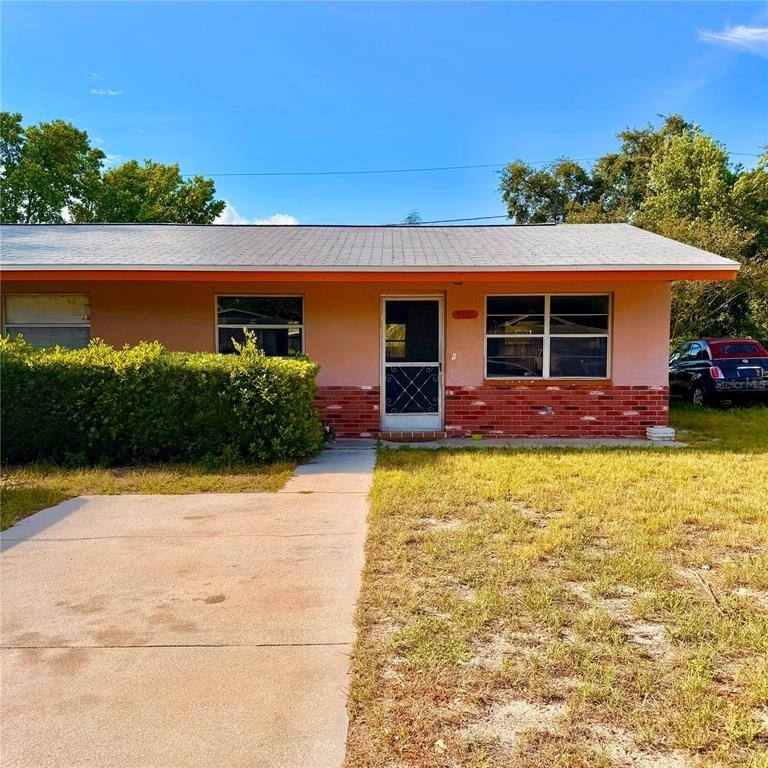 5401 Pasadena Drive - Photo 0
