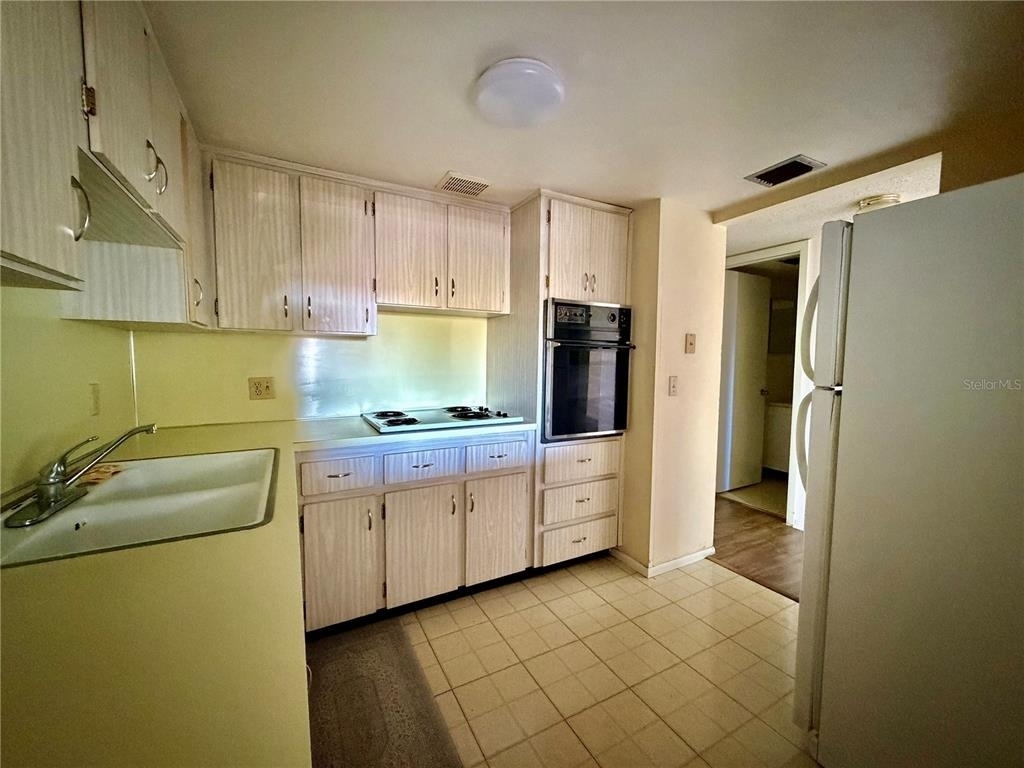 2466 Ecuadorian Way - Photo 6