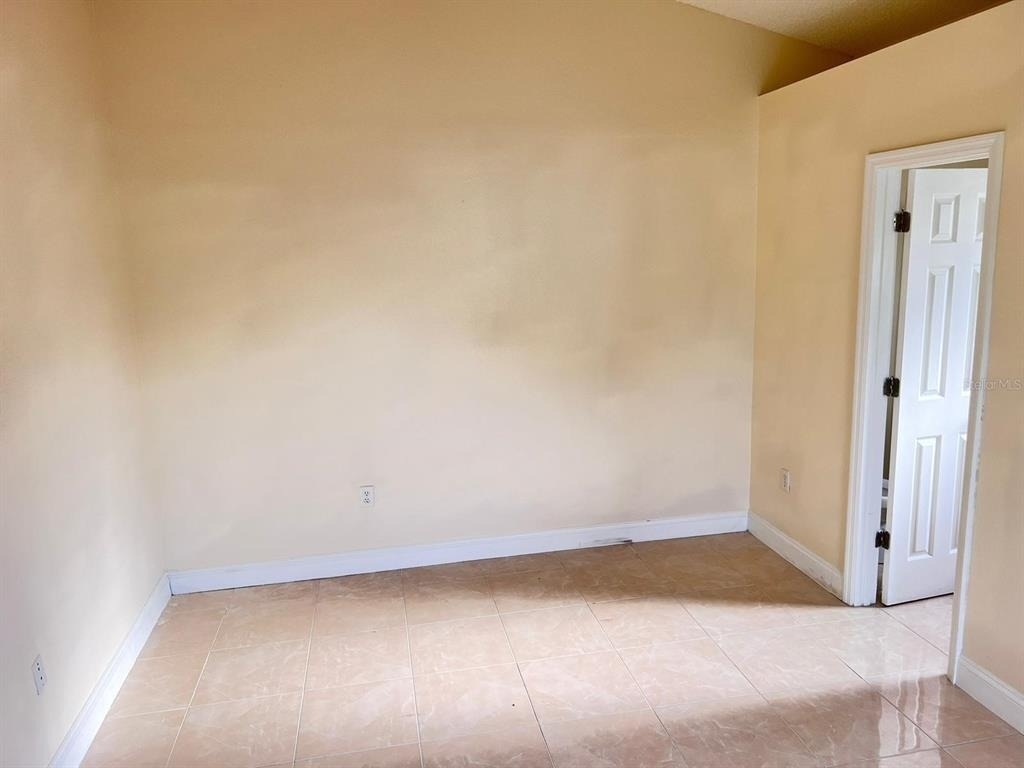 961 Derbyshire Drive - Photo 9