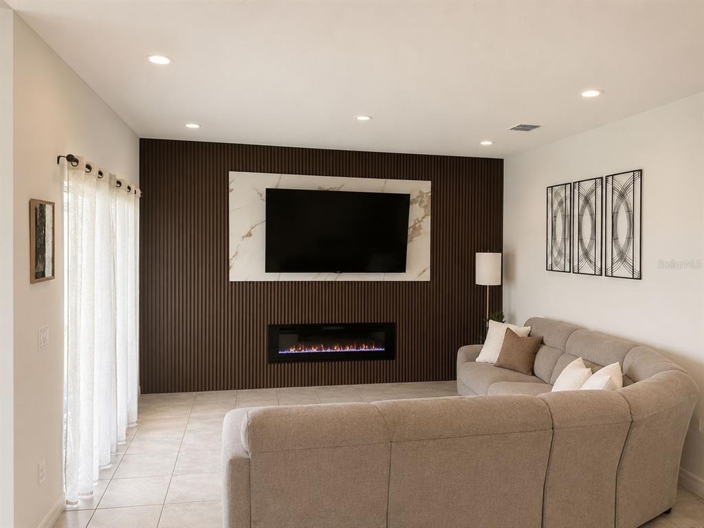 1051 Patriot Loop - Photo 2