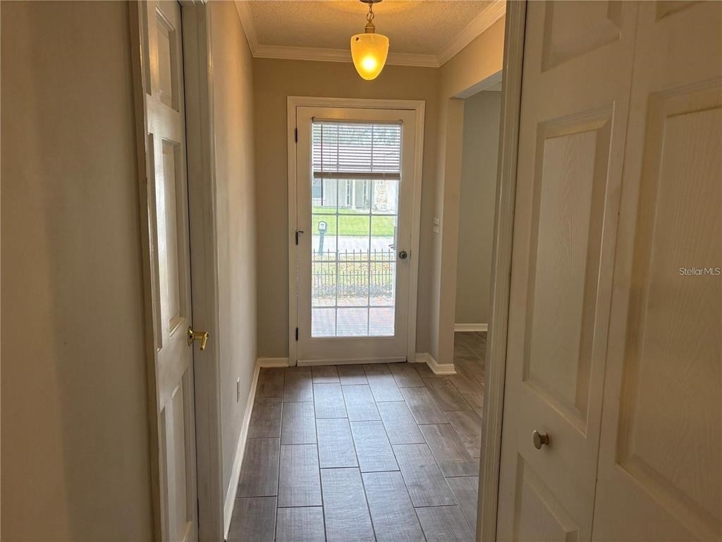 105 E Cottesmore Circle - Photo 8