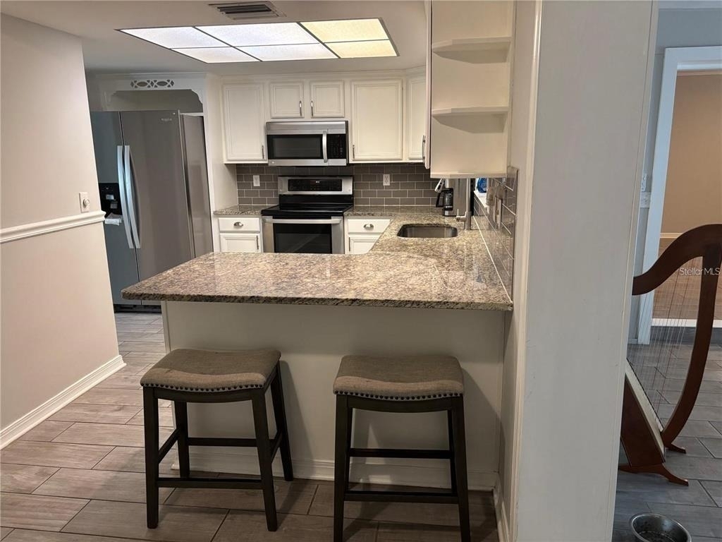 105 E Cottesmore Circle - Photo 12