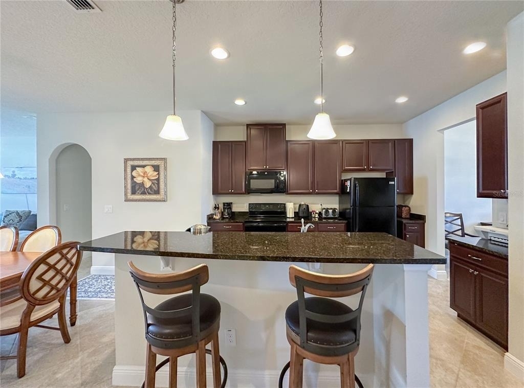 720 Parkmont Place - Photo 2
