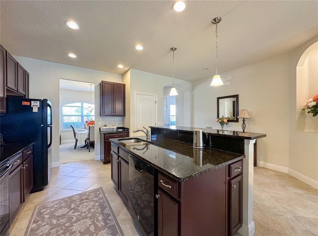 720 Parkmont Place - Photo 3