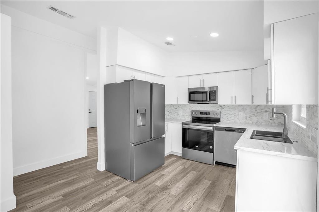 1730 Avenue C Ne - Photo 3
