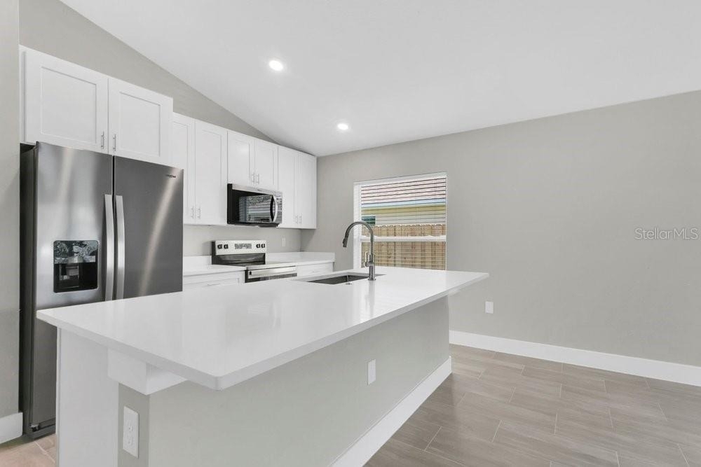 889 Dunbar Street - Photo 4