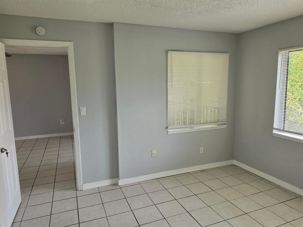 2526 S Oak Avenue - Photo 18
