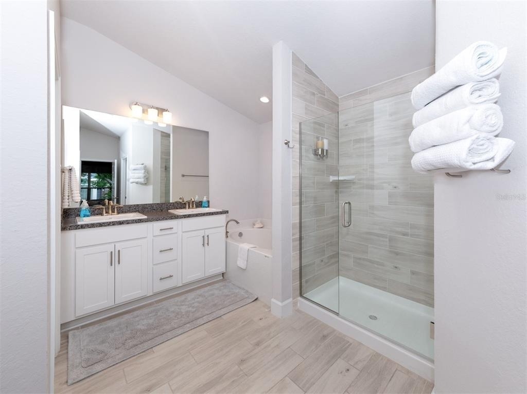886 Euclid Road - Photo 4