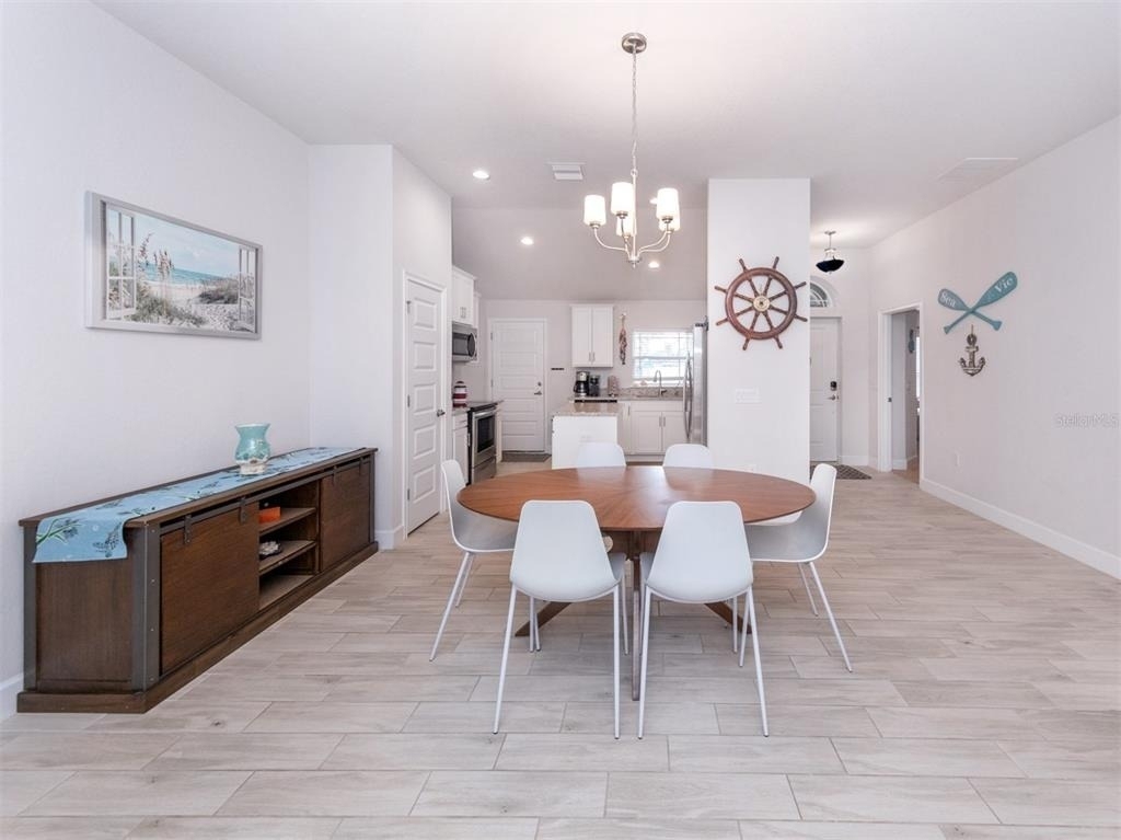 886 Euclid Road - Photo 9