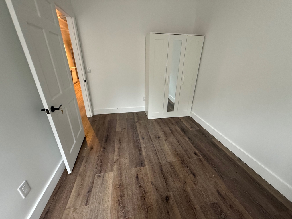 255 West 36th Street - Photo 5