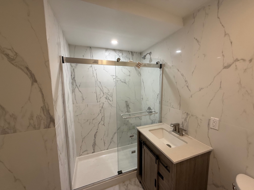 255 West 36th Street - Photo 9