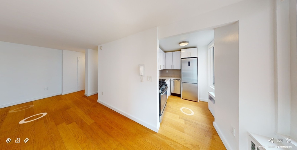 2nd Avenue - Photo 2
