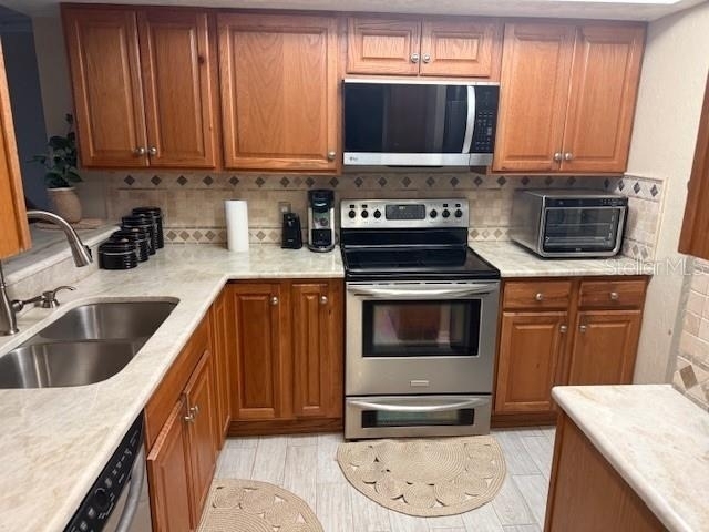 25188 Marion Avenue - Photo 4