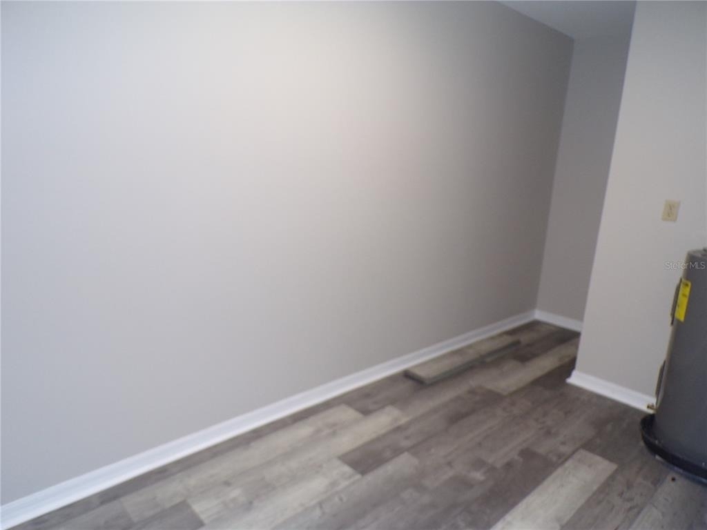 1088 Melville Road - Photo 15