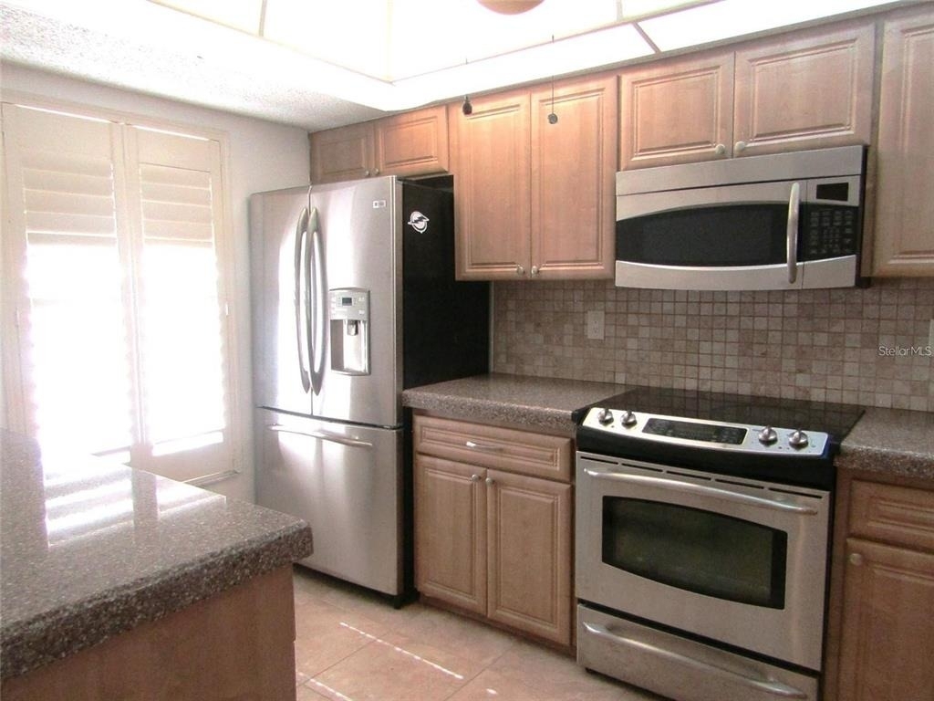 4434 Weybridge - Photo 2