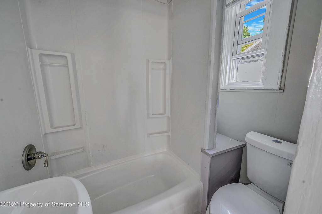 310 Oak Street - Photo 12