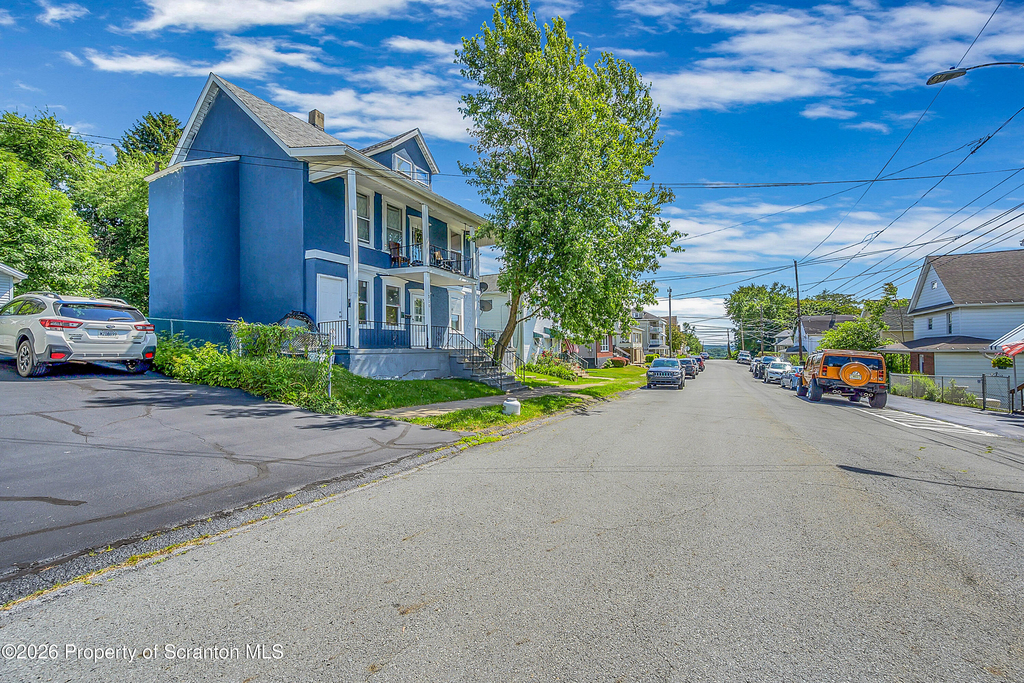 310 Oak Street - Photo 0