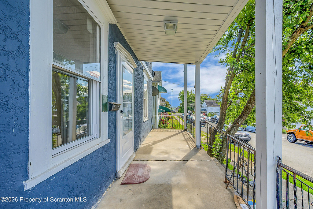 310 Oak Street - Photo 5