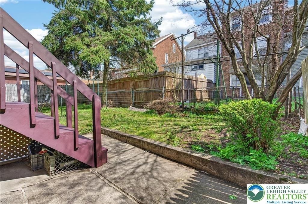 216 W Bertsch Street - Photo 23