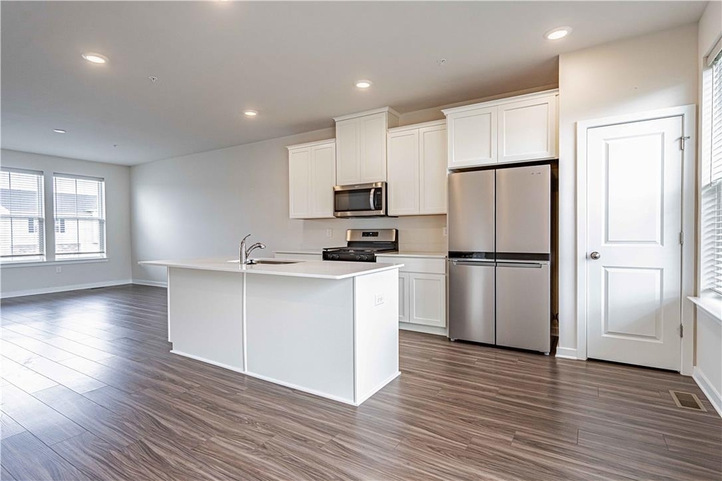 7640 Clayton Avenue - Photo 8