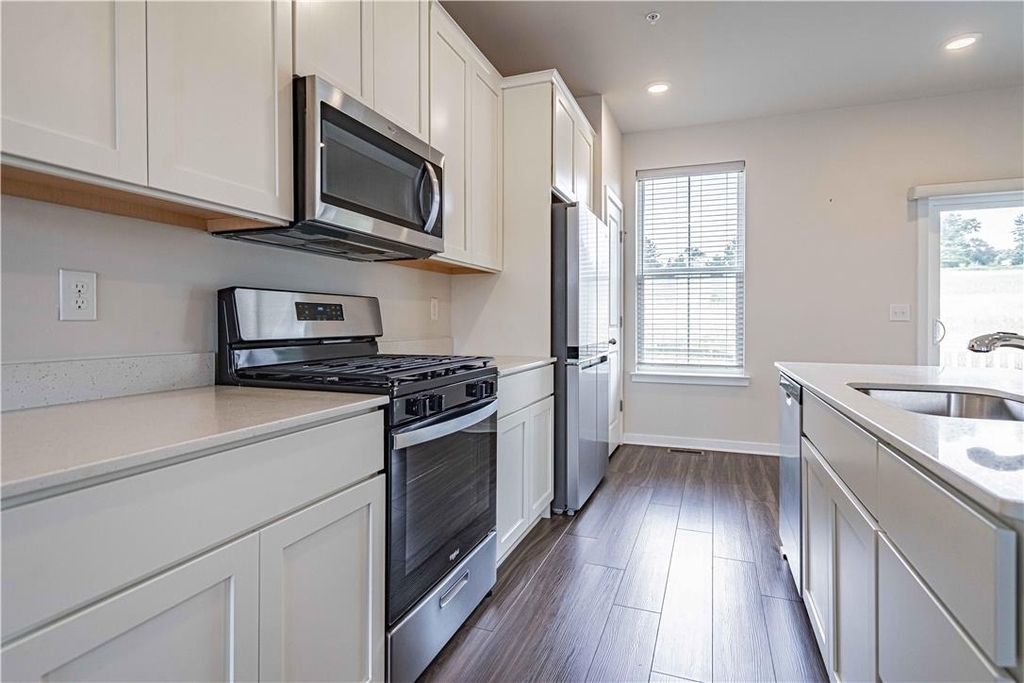 7640 Clayton Avenue - Photo 6