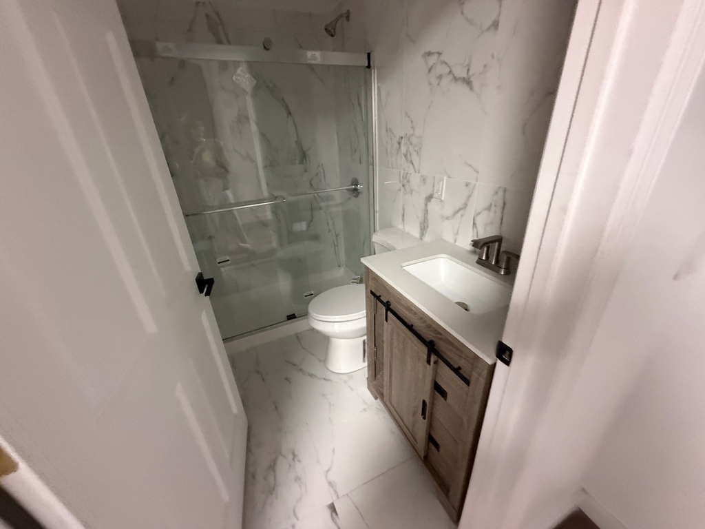 255 West 36th Street - Photo 7