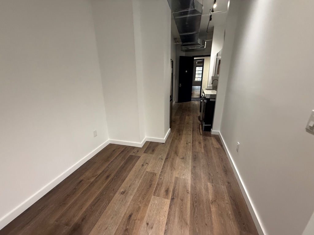255 West 36th Street - Photo 6
