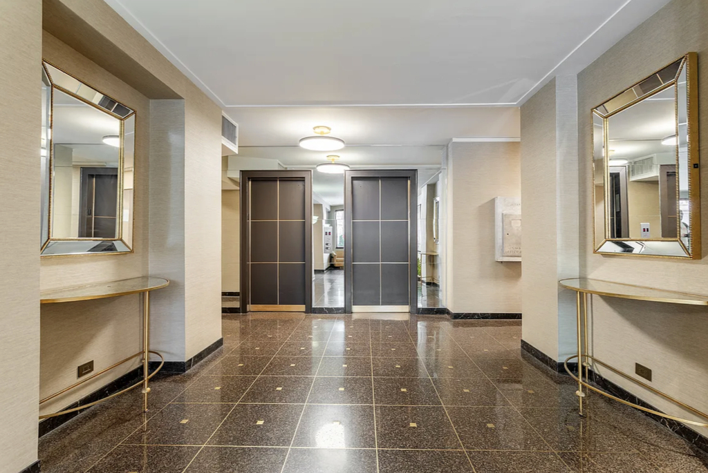 412 East 55th Street - Photo 7