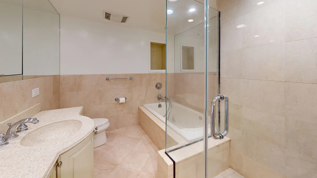 East 63rd Street - Photo 8