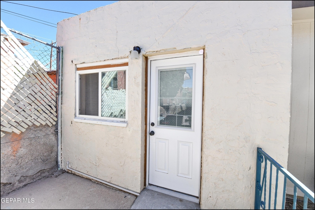 1212 N Laurel Street - Photo 2