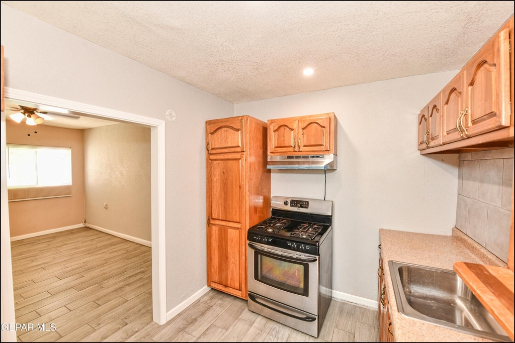 1212 N Laurel Street - Photo 10