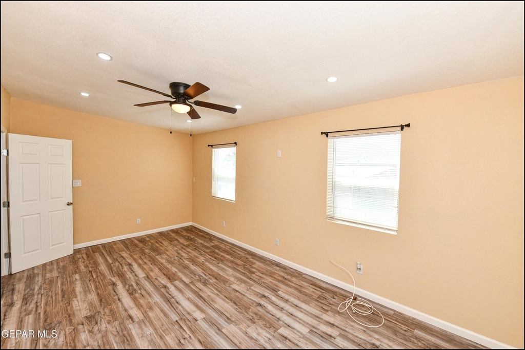 1212 N Laurel Street - Photo 17
