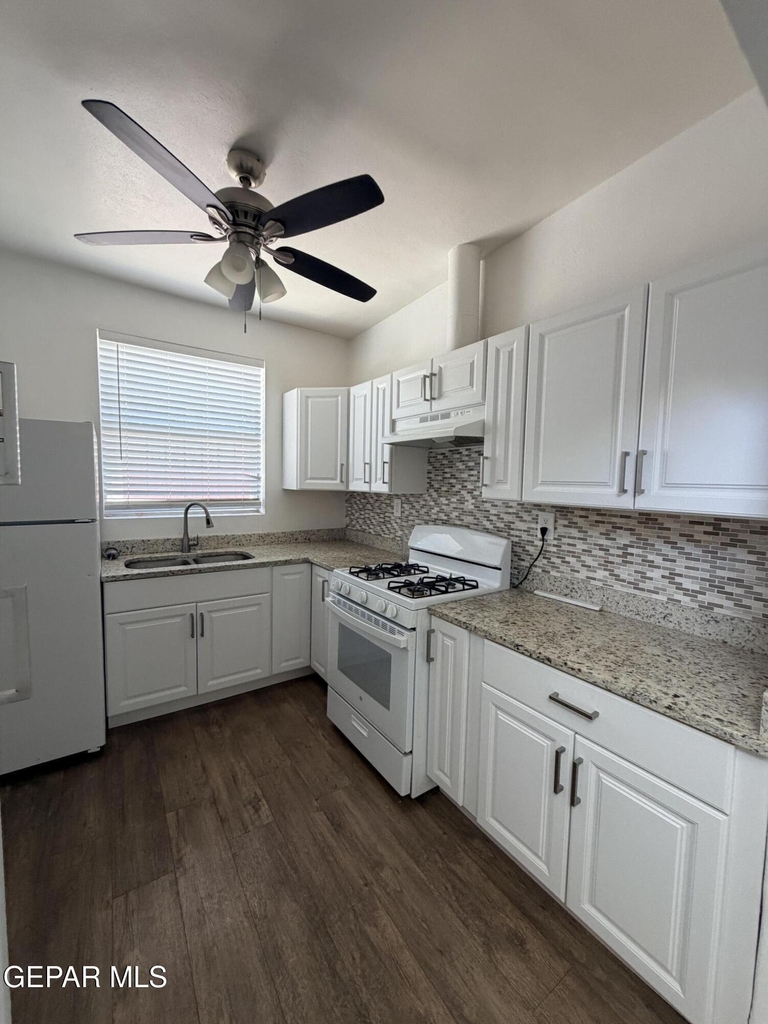 2221 Bassett Avenue - Photo 4