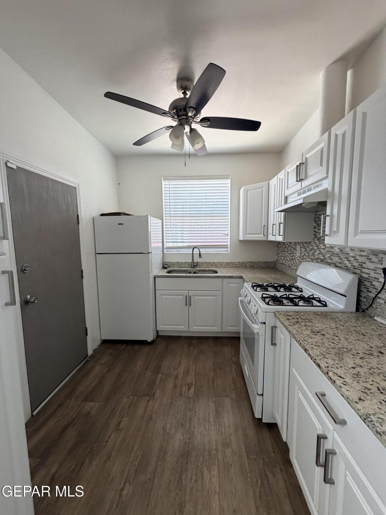 2221 Bassett Avenue - Photo 5