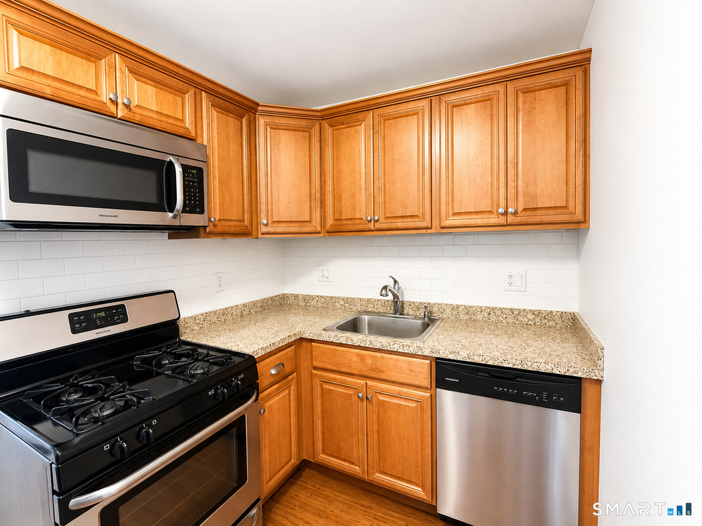 1168 Main Street - Photo 0