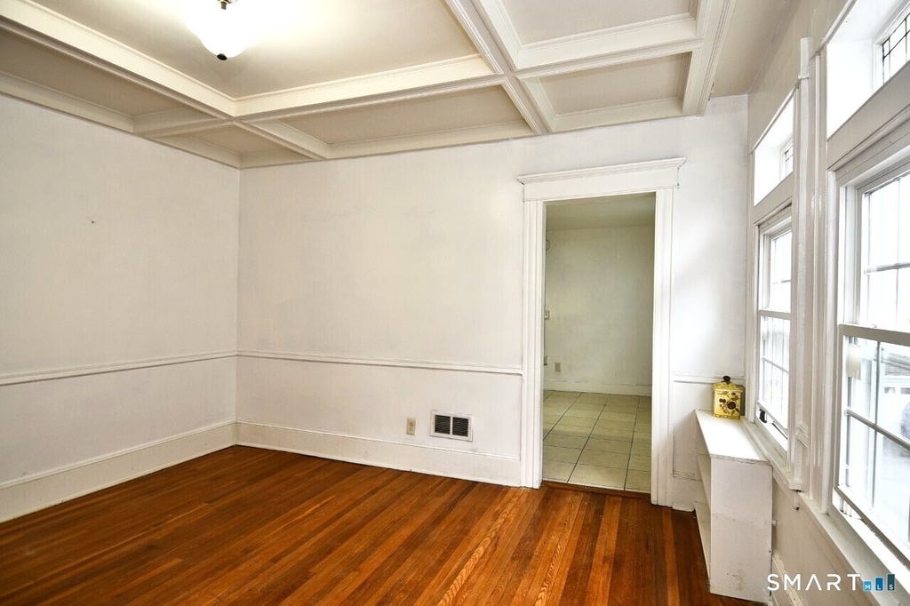 2455 North Avenue - Photo 3