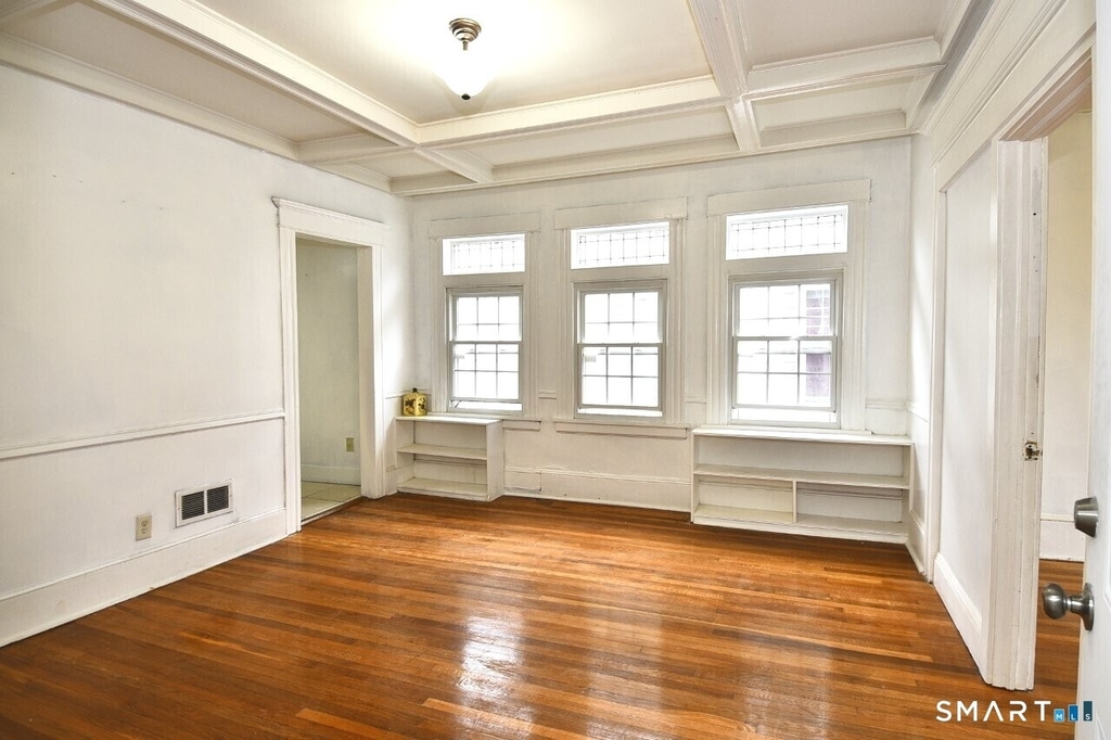 2455 North Avenue - Photo 2