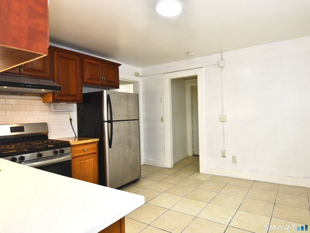 2455 North Avenue - Photo 4