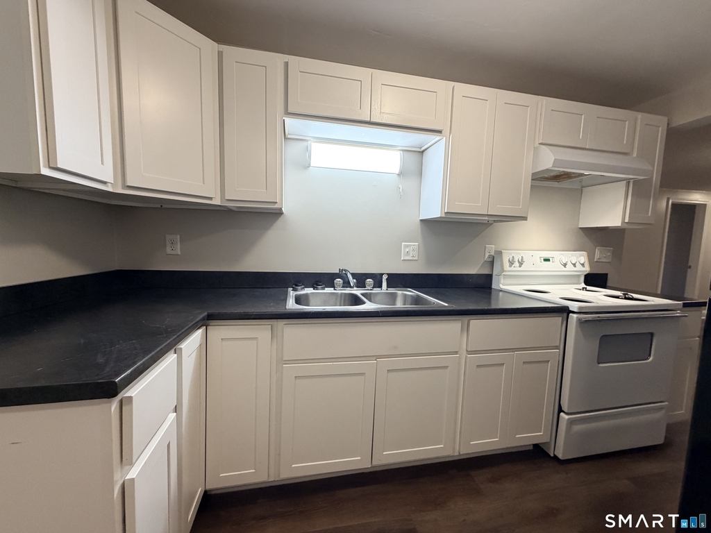 415 School Street - Photo 2