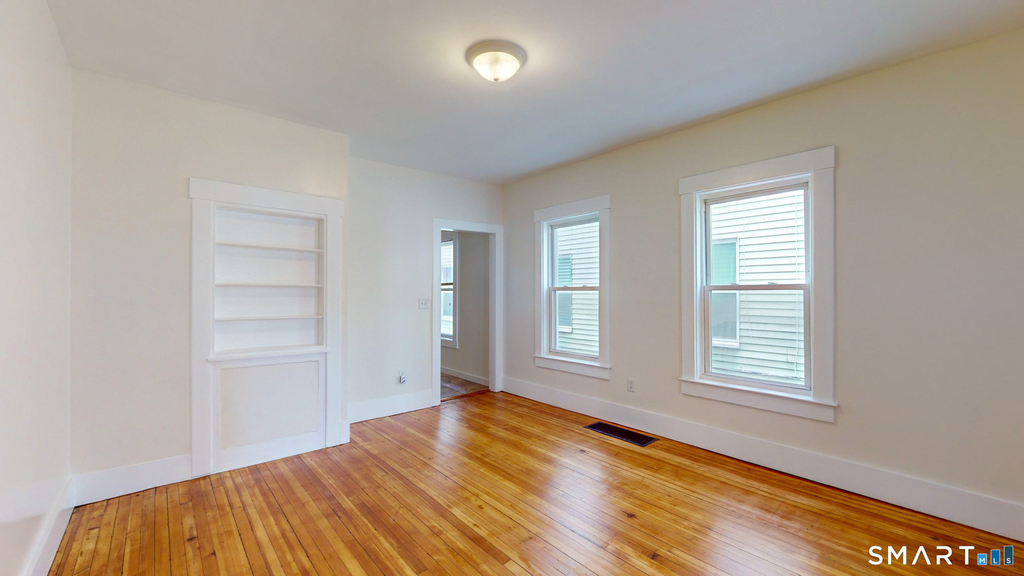 679 Winchester Avenue - Photo 13