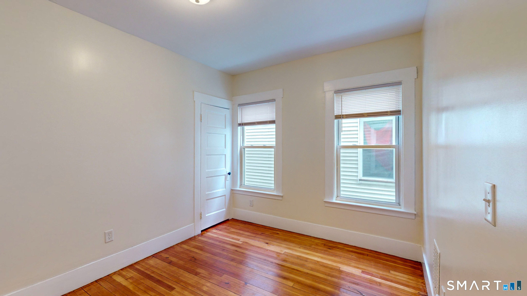 679 Winchester Avenue - Photo 12