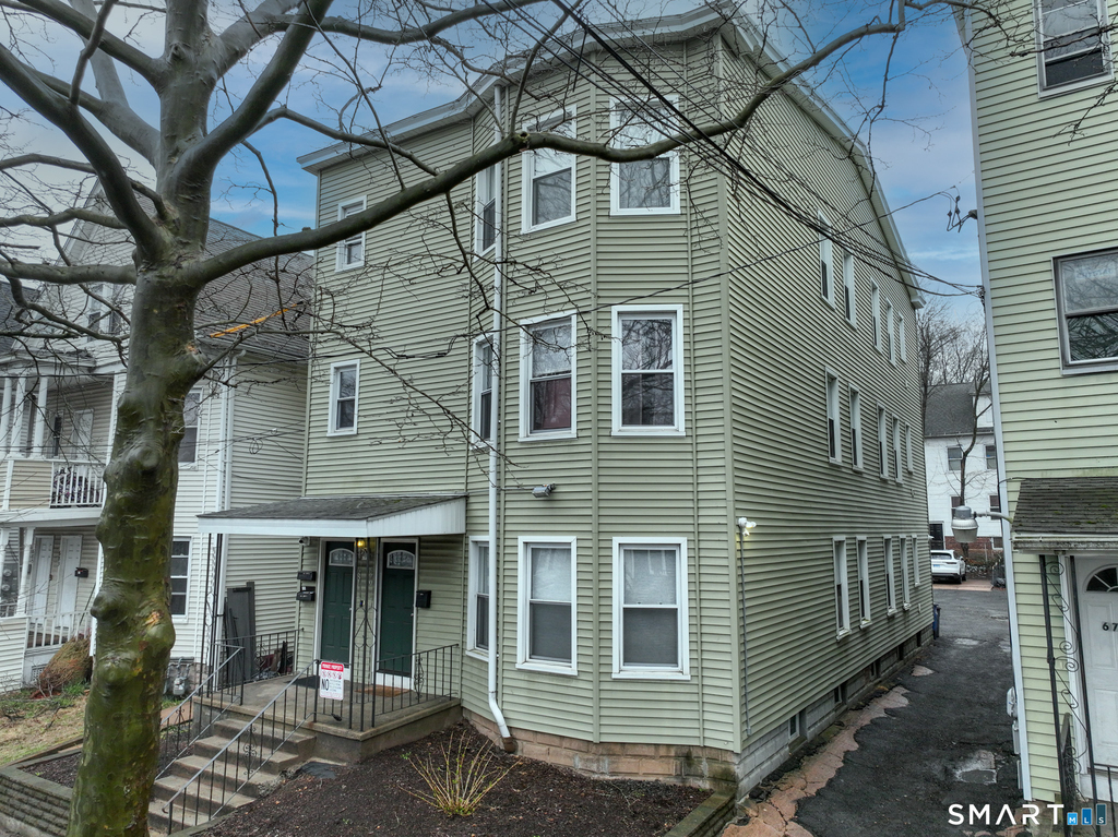 679 Winchester Avenue - Photo 0